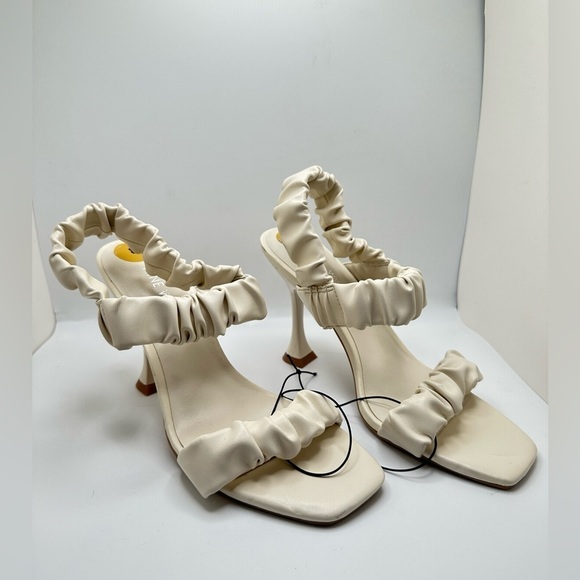 NEW Nine West Women’s ZUZIE3 Faux Leather Stilleto Ruched Heel Sandals Ivory 8M - Picture 1 of 13